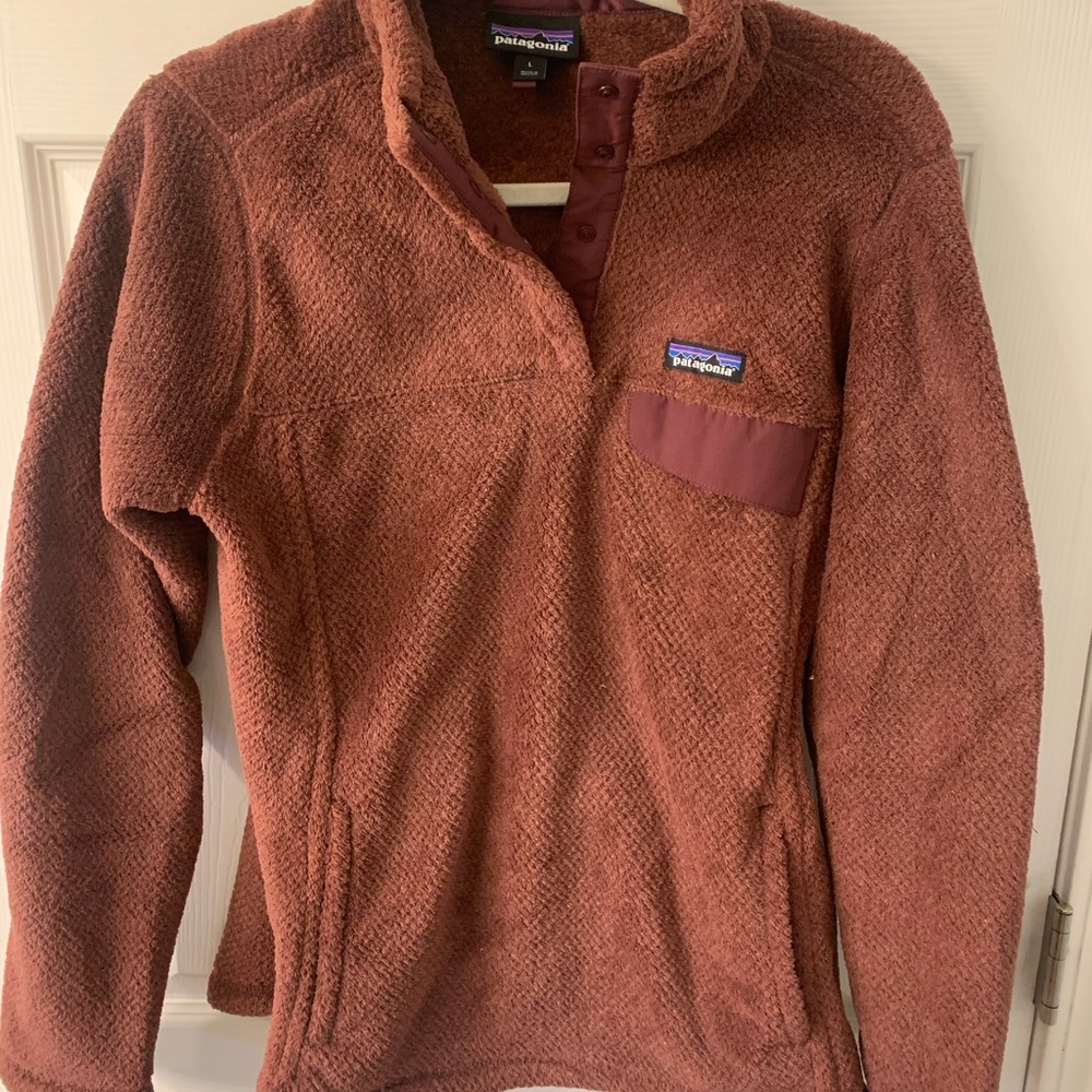 Large Patagonia Pull Over Sweater